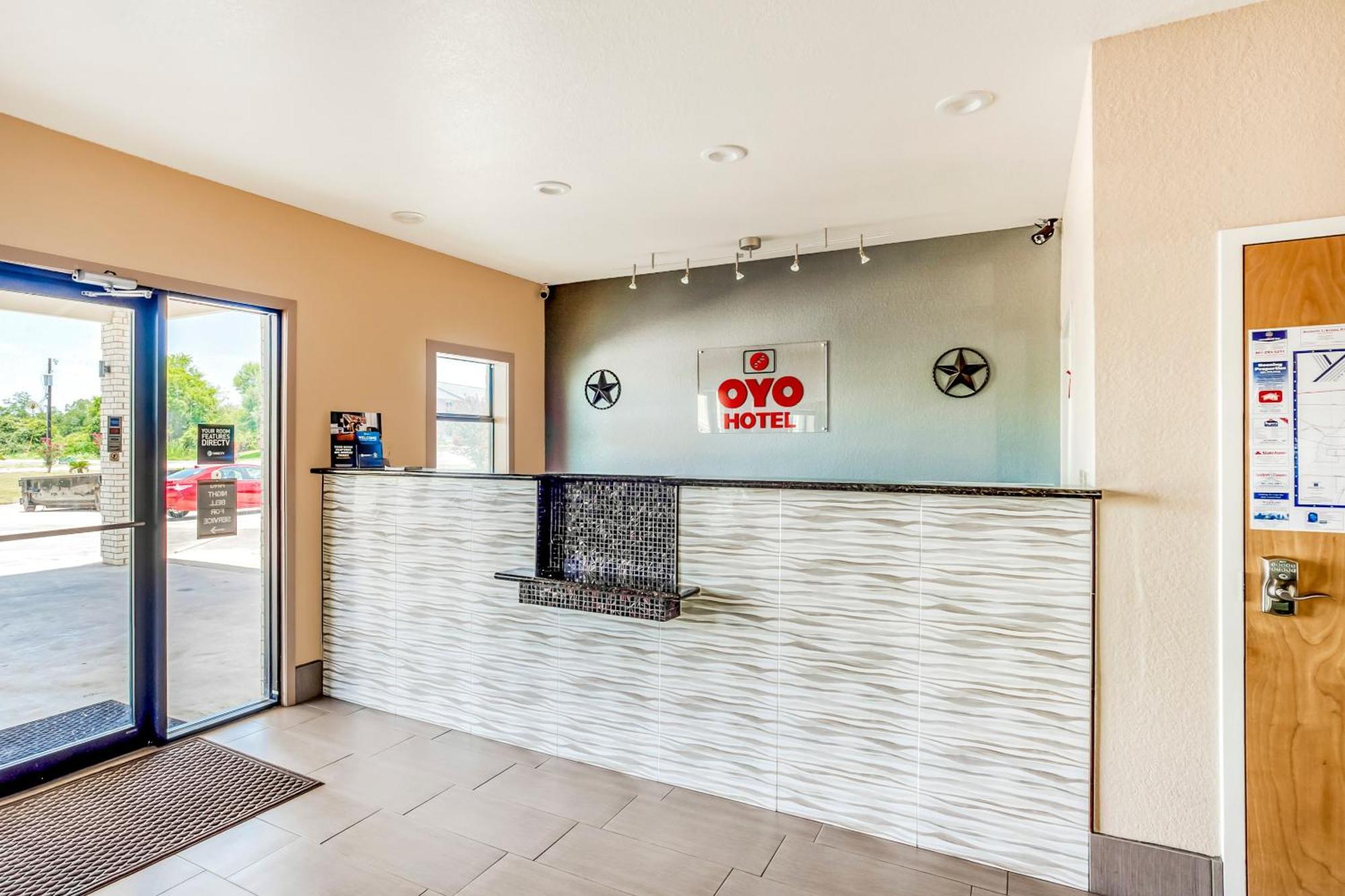 Oyo Hotel Yoakum West Exterior photo